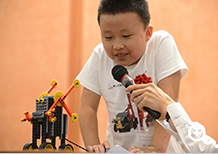 金 知涵くん（マッサージロボット）上海延安西路教室/小学2年生