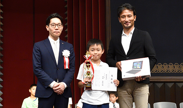 ベーシックコースの部　最優秀賞 大阪・狭山池前教室  田中 良和君（小4） 作品名「弓引きロボット」 画像01